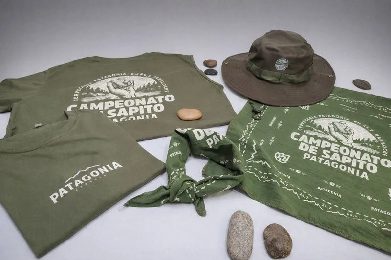 Remeras y bandana verde militar con piedras para Campeonato Sapito