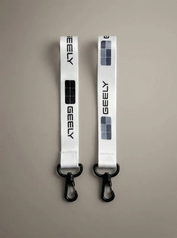 Cordones porta-carnet blancos con logo Geely y mosquetón metálico